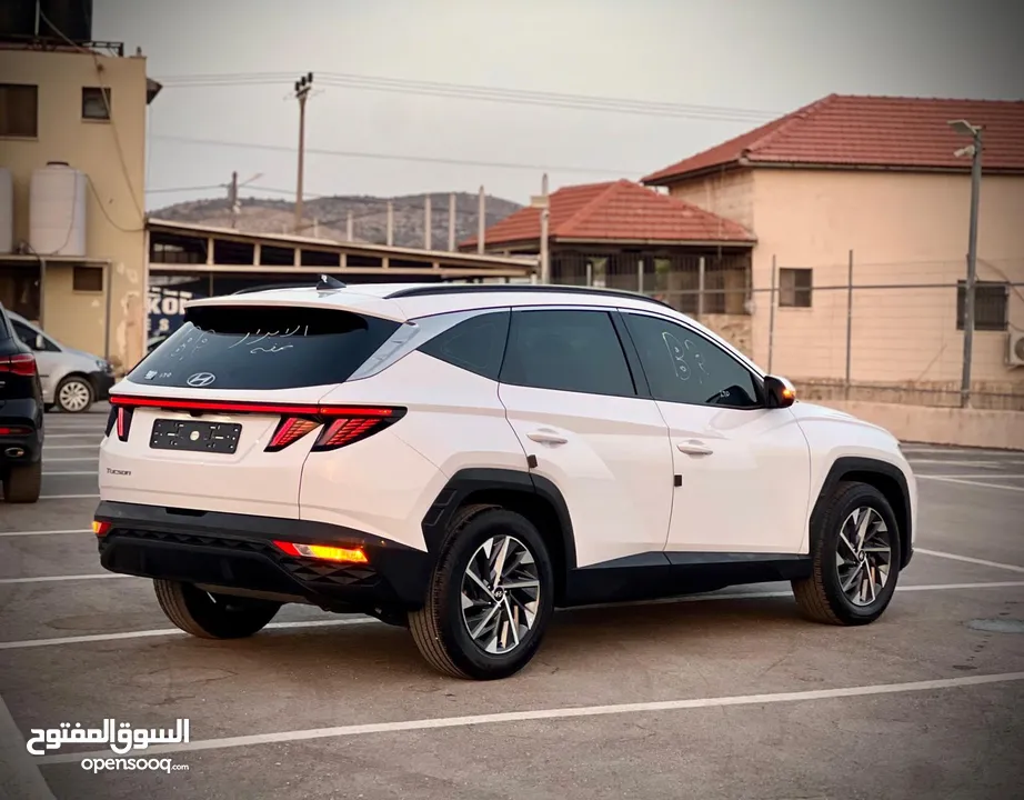 هونداي توسان /2022 فل الفل بدون فتحة سقف  2x4 ///240Hp بنزين + كهرباء  ( Haybrid) 1600cc