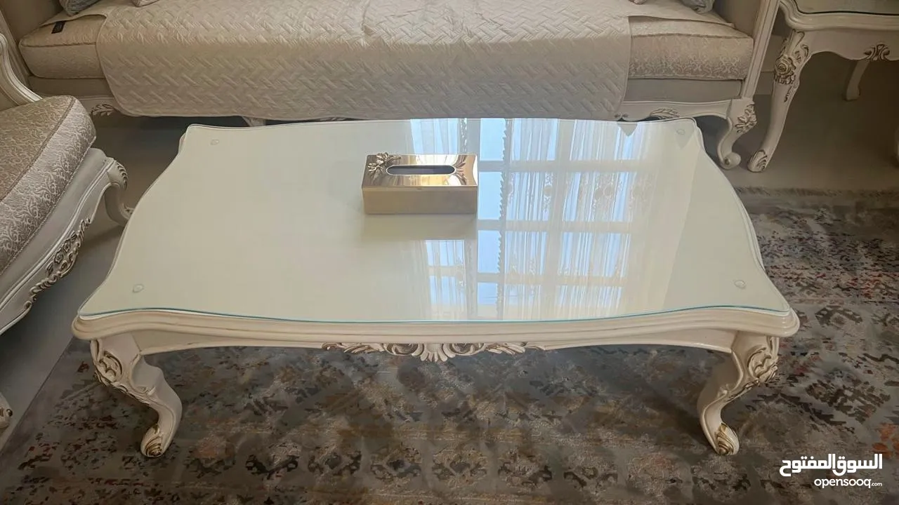 طقم كراسي وطاولات لصاله الجلوس