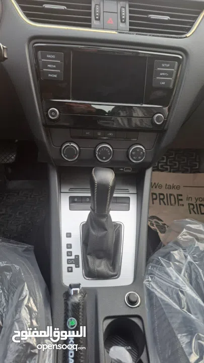 سكودا اوكتافيا 2020 بنزين اتومات يد صفر البيع بسبب التجديد سياره جديده وشركه من جميعه بسعر مغري كاش