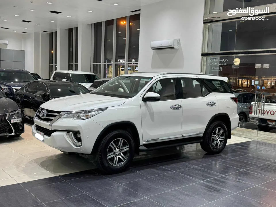 Toyota Fortuner 2020 (White)