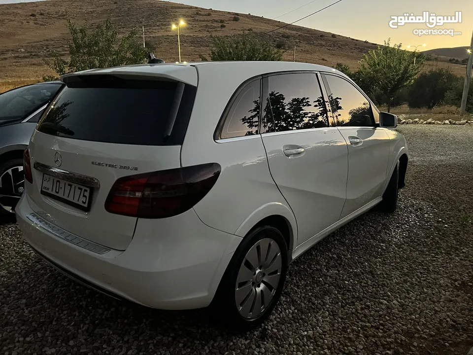 Mercedes-Benz  B250E