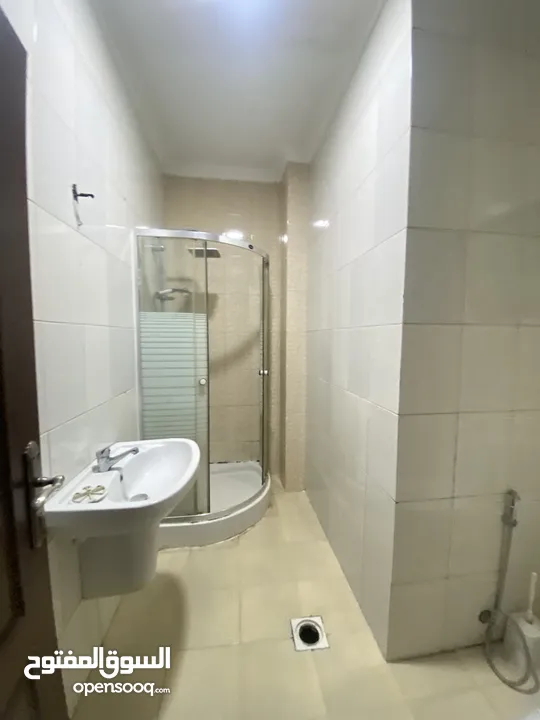 شقة طابق اول للايجار في مرج الحمام