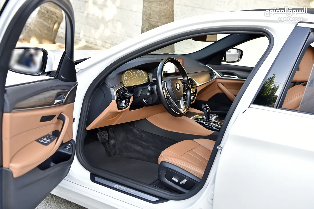 بي ام دبليو الفئة الخامسة بلج ان هايبرد 2019 BMW 530e Plug In Hybrid