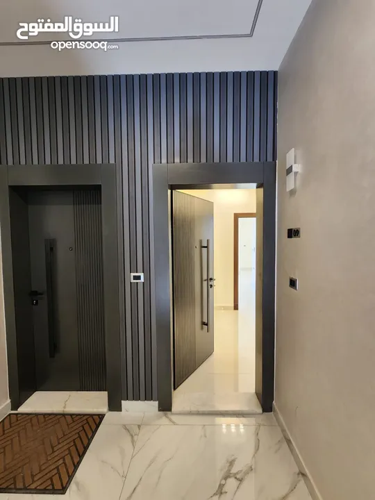 شقة فارغة للبيع في دابوق - REF:14658