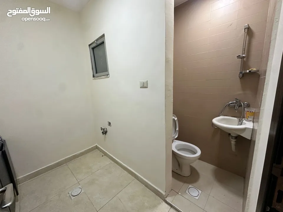 شقة غير مفروشة للبيع في ضاحية النخيل ( Property ID : 38816 )