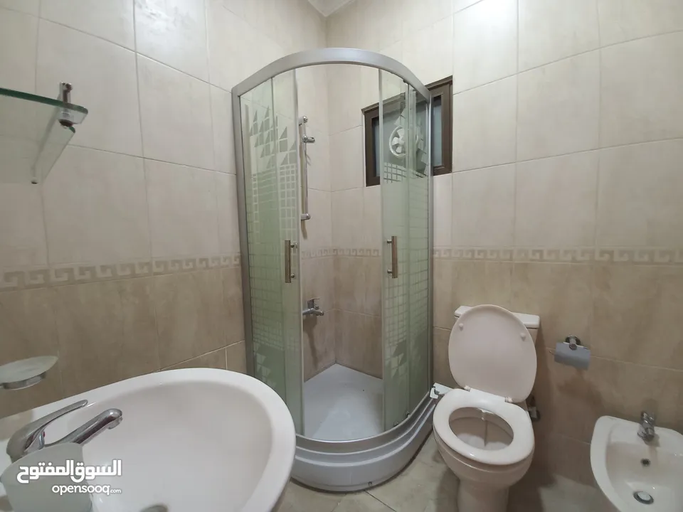 Unfurnished Apartment For Rent In Al Swefiyeh  ( Property 33702 )-174776196