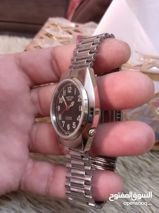 ساعات. سوسري وياباني بحال وكاله كل ساعة إلها سعر