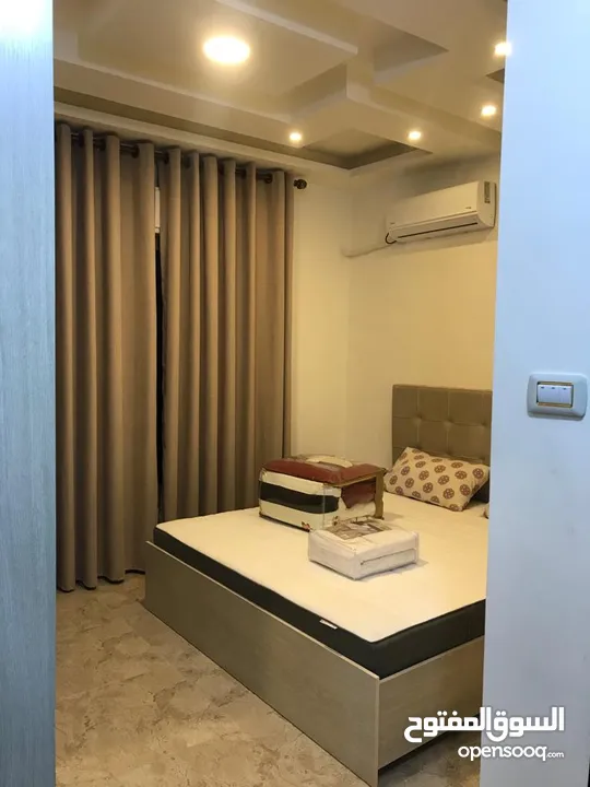 شقة راقية مفروشة للإيجار مقابل البوابة الشمالية - Modern furnished apartment for rent