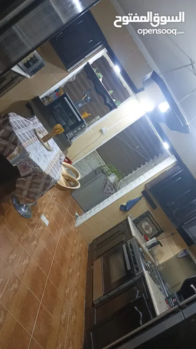 شقه طابق اول فني سوبر ديلوكس للبيع ..الحصن