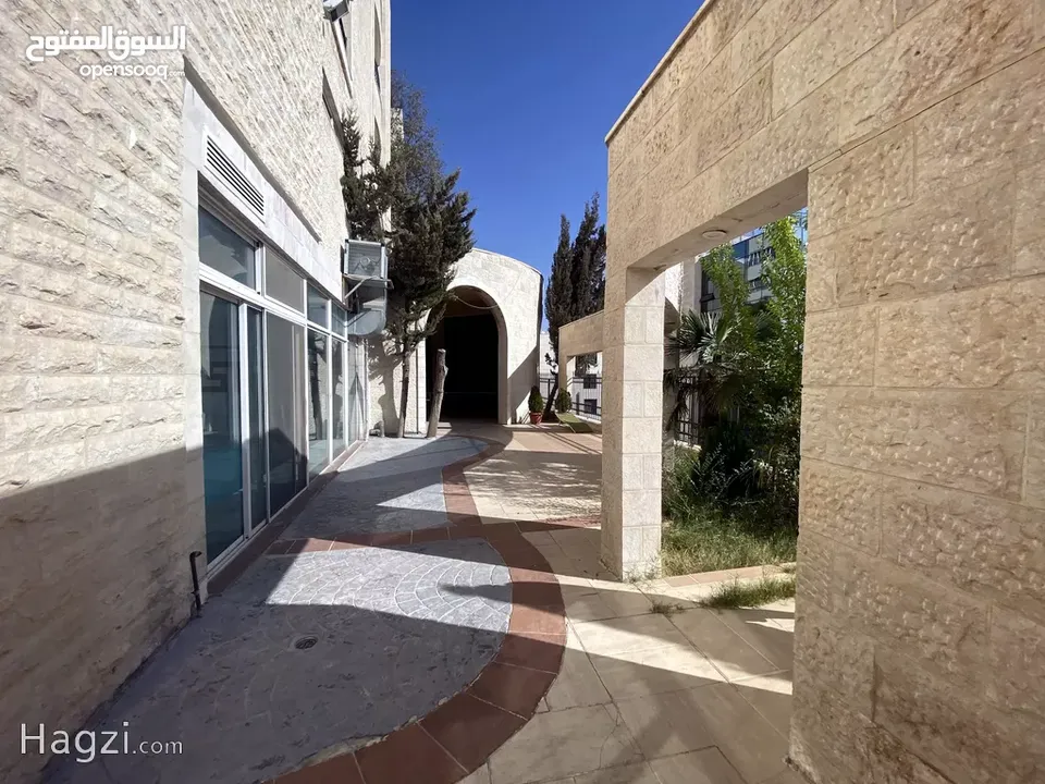 شقة غير مفروشة للإيجار 360م2 ( Property 17869 ) سنوي فقط