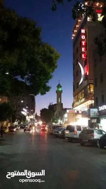 في رفيديا محل للبيع بالخلو مساحة 38 متر مع ساحه امامية 18 متر موقع حيوي قرب المستشفى العربي