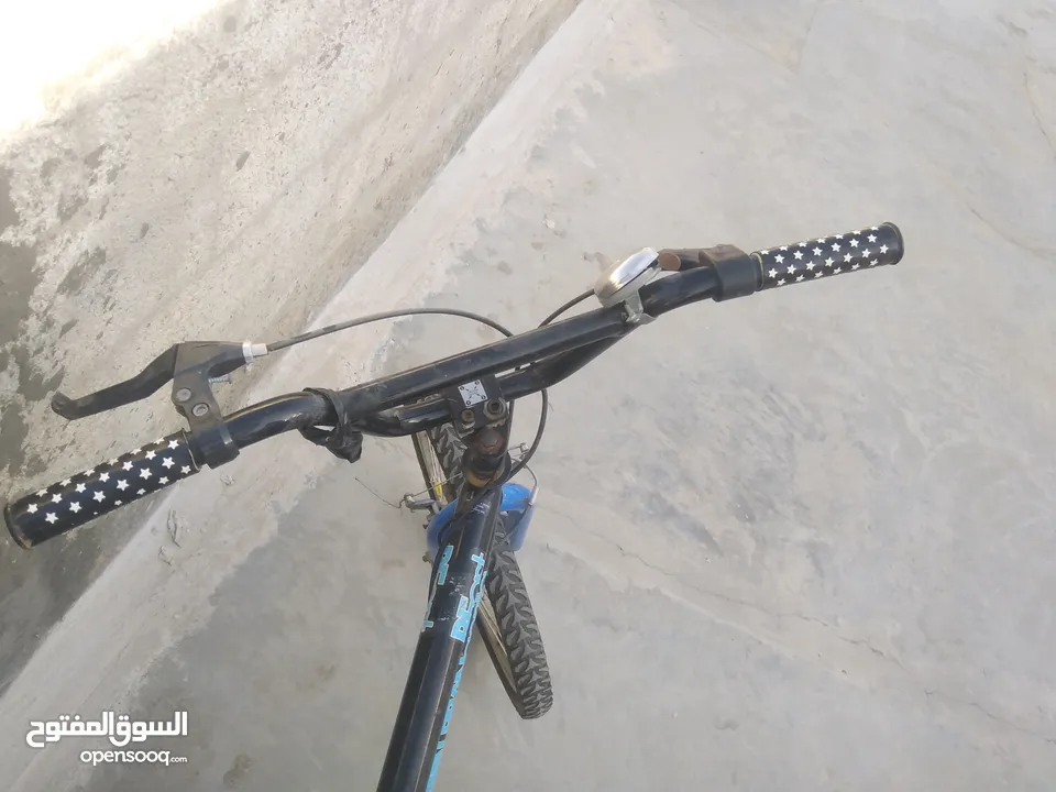 بسكلتين جنط 26وجنط20 شصي طويل استعمال 3اشهر
