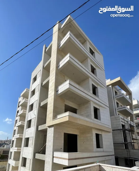 شقة طابق اخير في سطح مرحبا للبيع