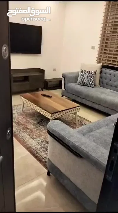 يوجد لدينا شقق   مفروشة للايجار يومي أسبوع شهري  مساحات الشقق من 130 لا 300 متر موقعنا: عبدون فقط