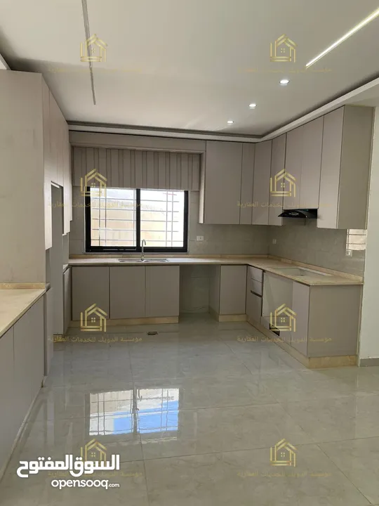 شقة جديدة - لم تسكن - ام زويتينة - 3نوم 1ماستر - 170م - قرب الخدمات العامة