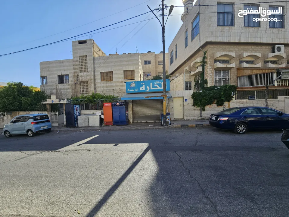 دكان للبيع