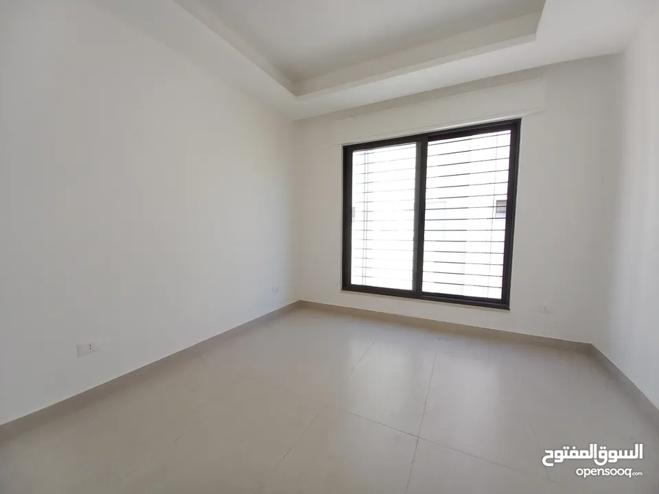 Unfurnished Apartment For Rent In Um Al Summaq ( Property 40944 ) Yearly Only  - 174186752