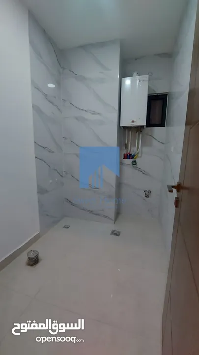 شقة فاخرة للبيع في ضاحية الأمير راشد طابق ثاني 225م تشطيب سوبر ديلوكس لم تسكن
