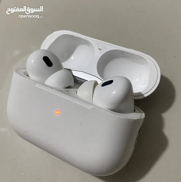 سماعات (  AirPods Pro 2 ) آخر إصدار لسماعات الآيفون مستعمله م يقارب ( 6 ) شهور