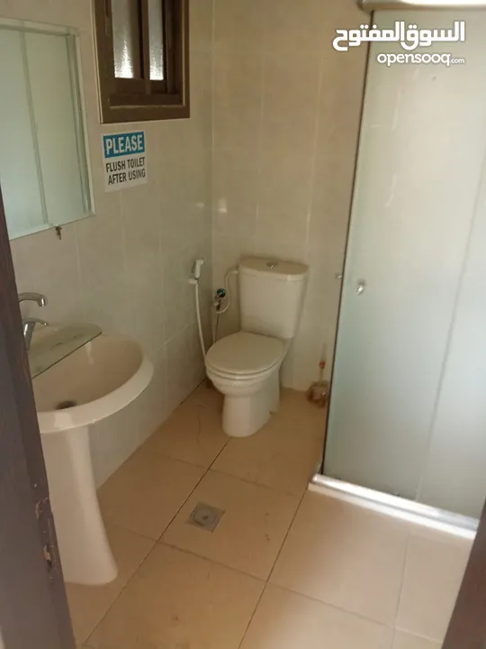 شقة للبيع عين منجد