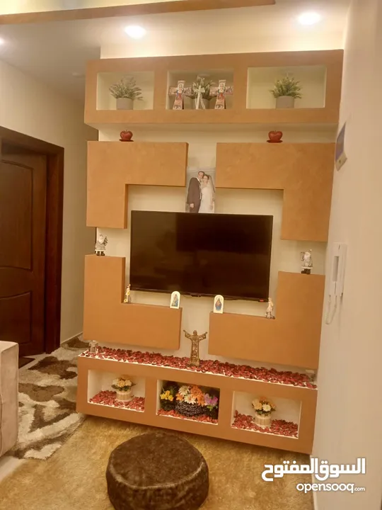 شقه للبيع طابق ارضي موقع مميز