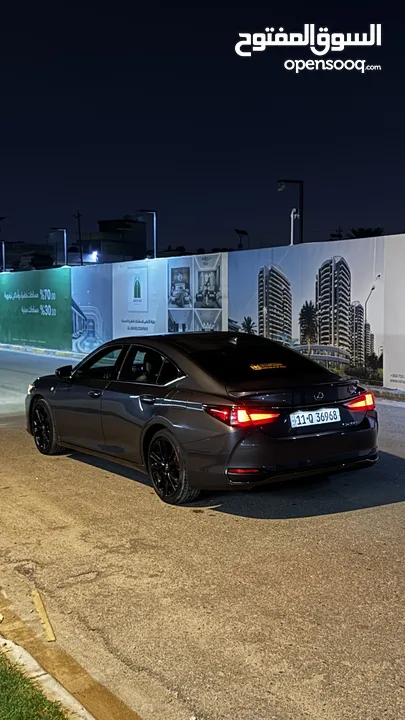 لكزس es 300h f-sport 2022