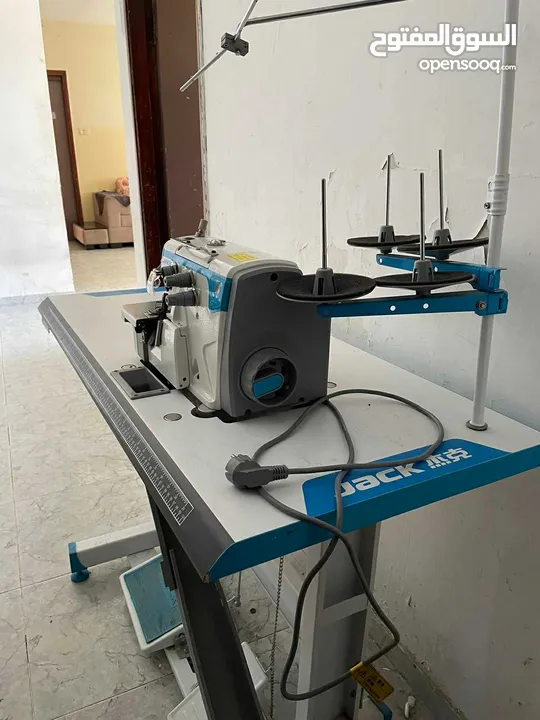 ماكنة تطريز درزة