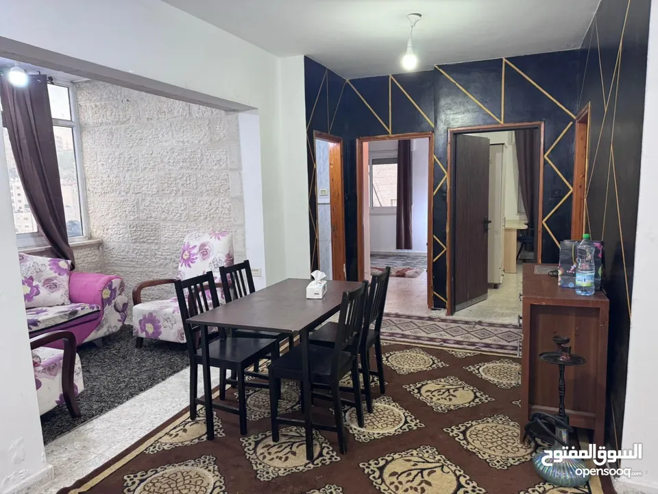 متوفر شاغر بداية  شهر 8  لبنت في  (غرفة برايفت) وشاغر في (غرفة مشتركة )-بالقرب من بنك فلسطين