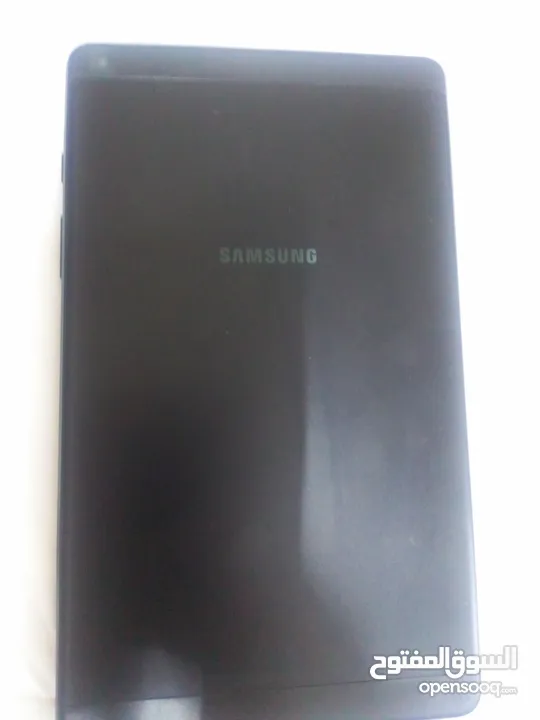 جهاز لوحي (تابلت) من سامسونج، وتحديدًا من سلسلة Samsung Galaxy Tab.