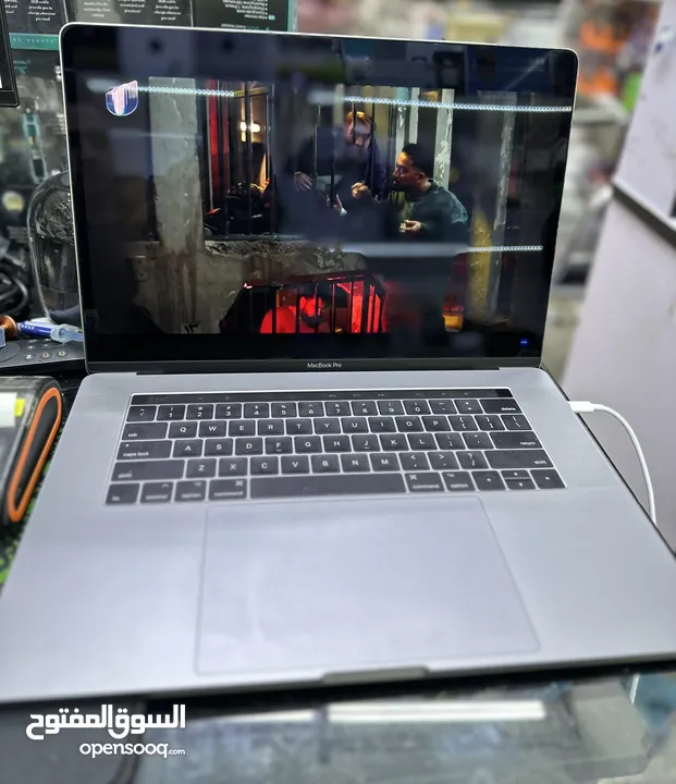 ماك بوك برو 2017 MacBook Pro اقره الوصف