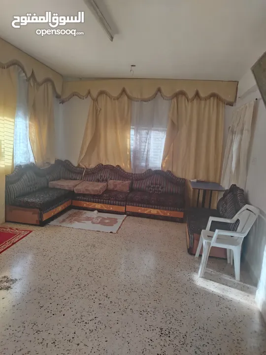 للبيع بيت مع أرض في منطقة إيدون – إربد