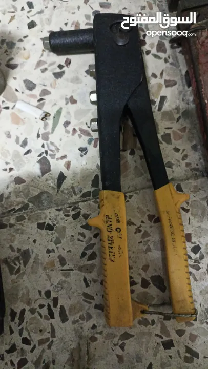 عدد يدوية متنوعة