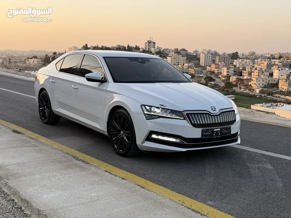 سكودا سوبير ب بلج ان هايبرد