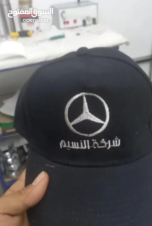 بلوزة موظفين فيزت جاليهات مع شعار باجات