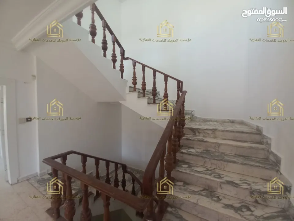 فيلا للايجار .. يوجد خيارات اخرى Villa for rent.. other options available / V152