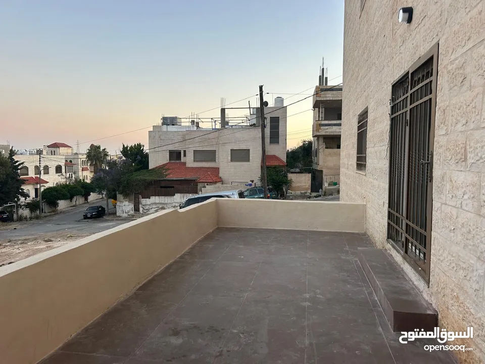 شقة للبيع في البنيات طابق ارضي مع ترسات واسعة