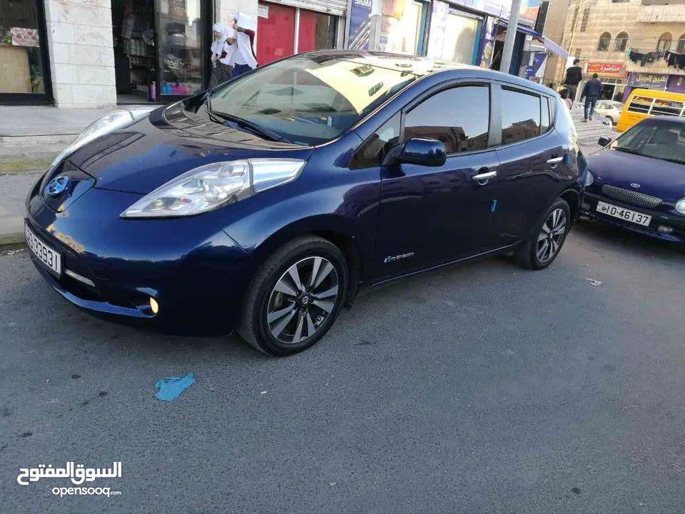 نيسان ليف للبيع