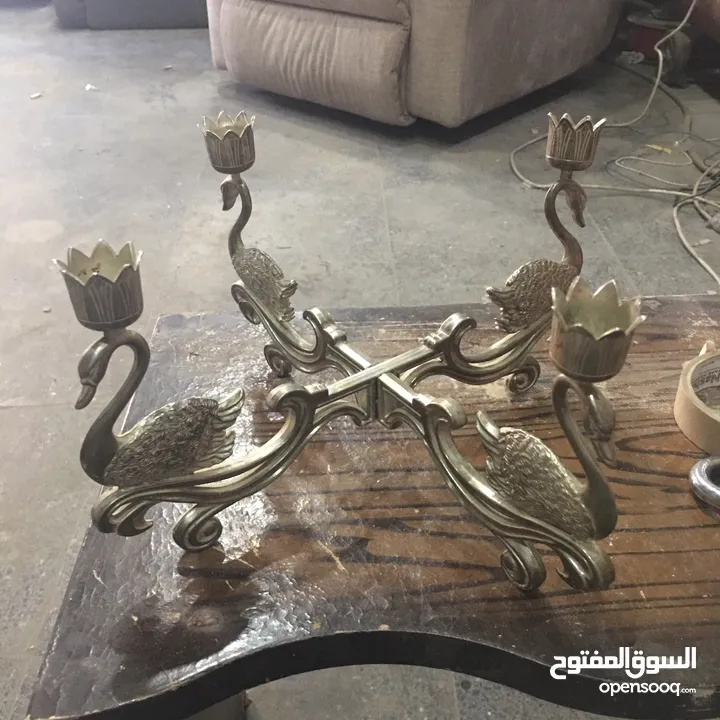 تمثال برونزي مع شمعدان فضة