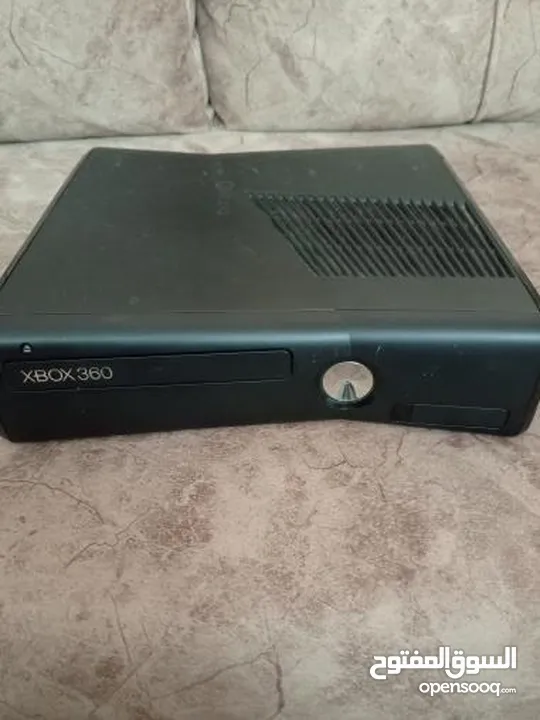 X Box 360 مستعملة 5يدات 3سود و2بيض و14سيدي  وشاحنين وبطريتين