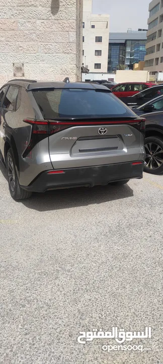 للبيع بداعي السفر المستعجل - Toyota bZ4X 2023  كهربائية بالكامل  فئة Long Range Pro  دفع أمامي