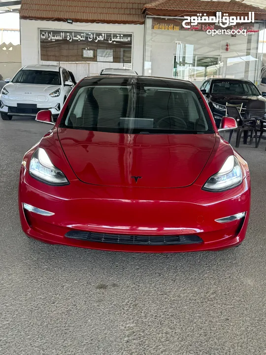 تسلا مودل 3 موديل 2020 لون خمري للبيع بسعر مغري