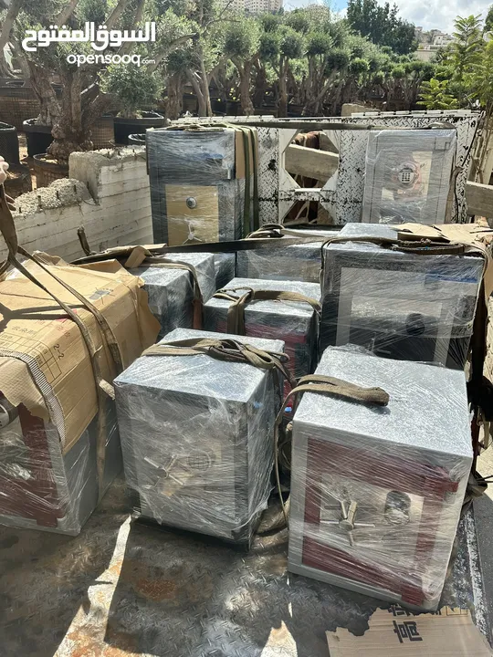 خزنات حديديه ( قاصه) ضمن المواصفات الالمانيه  باحجام مختلفة وعدة مقاسات