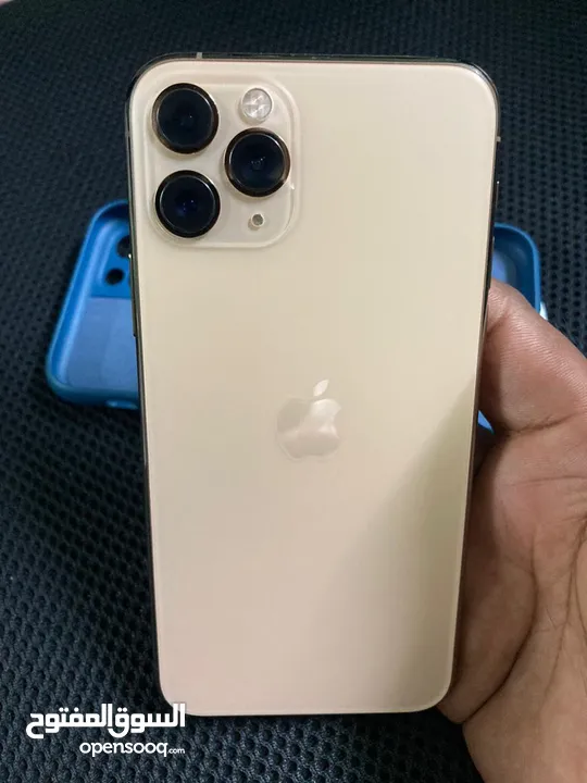 iPhone 11 Pro or sei 2 256 gb