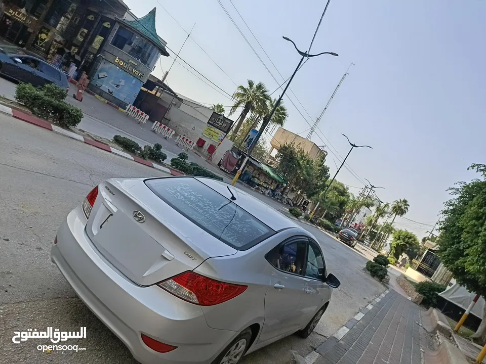 هونداي اكسنت ديزل 2015 جير عادي بسعر حرق 39000 البدل وارد اصل برايفت