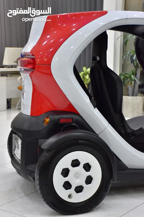 Renault Twizy ( 2020 Model ) in White / Blue / Red Color Korean Specs