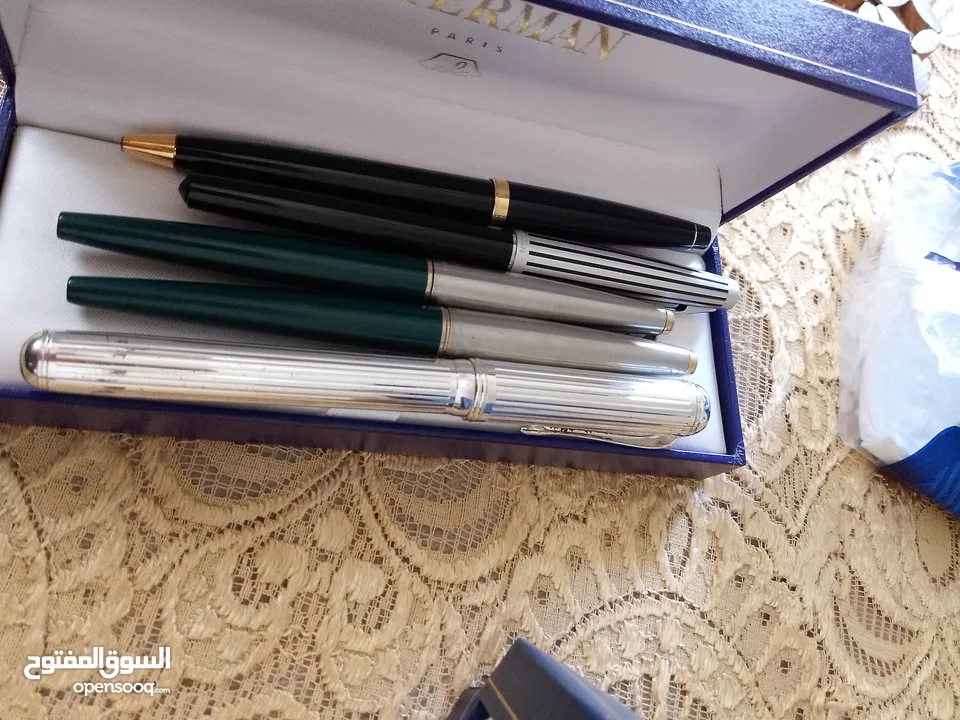 اقلام حبر عادي و ريشه ماركات عالميه بحاله ممتازه وجيده جدا بسعر مغري جداً