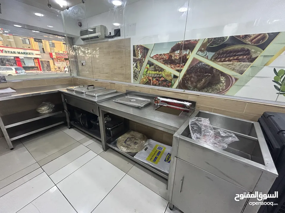 مطعم للبيع  restaurant for sale