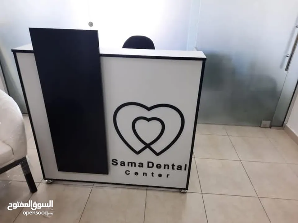 كاونتر استقبال مميز / ريسبشن مع لوغو من تصميمك فقط 85د شامل التوصيل والتركيب عمان زرقاء