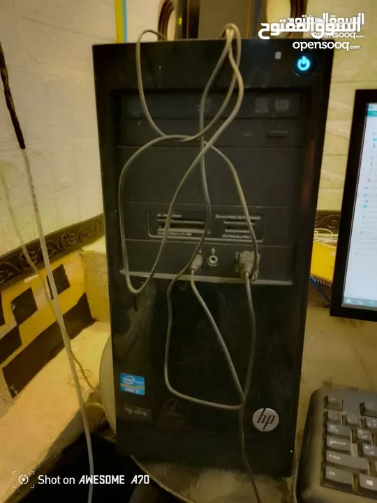 كمبيوتر hp شبه جديد  للبيع مستعجل بسبب الضروف وشكرا  وسريع ولا يوجد ولا اي مشكله بجهاز شبه جديد افحص