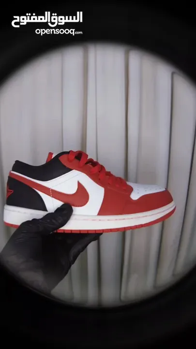 Jordan 1 Low Reverse Black Toe